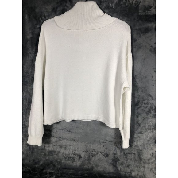 Warm And Cozy Lifestyle Sweater Woman's Adult Medium - Picture 7 of 15